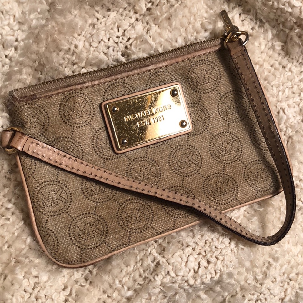 Michael Kors Jet Set Wristlet